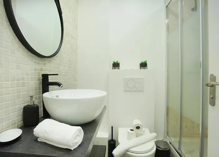 شقة Rent A - 253, 2bdr Center Of *