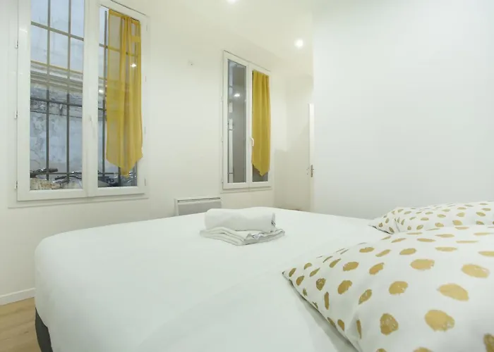 Rent A - 253, 2bdr Center Of