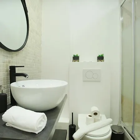Apartment Rent A - 253, 2bdr Center Of *
